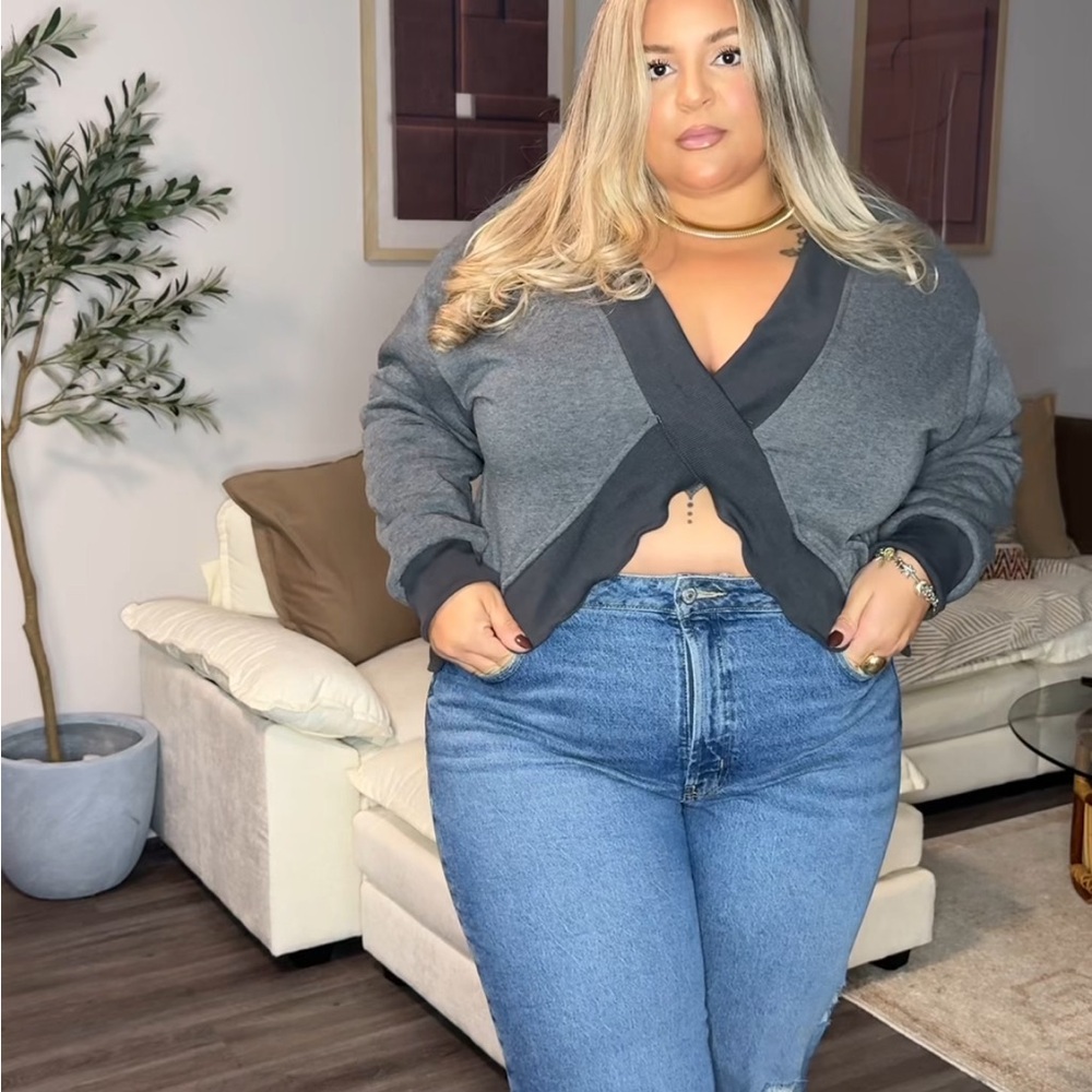 SHEIN Two-Tone Gray V-Neck Sweater
